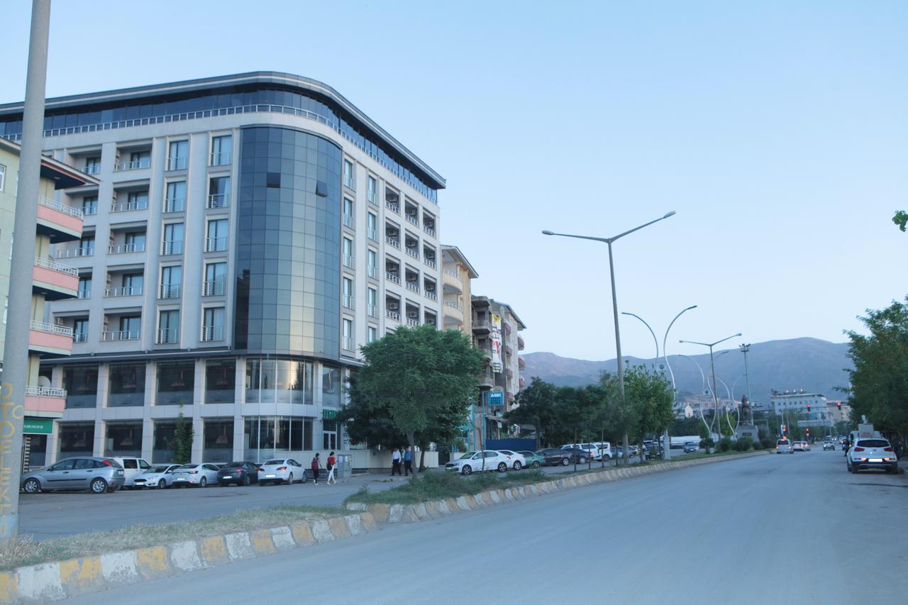 Mus Grand Hotel Exterior foto